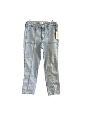 NWT Universal Thread Goods Co. High Rise Slim Straight Leg. Light Denim. Size 8